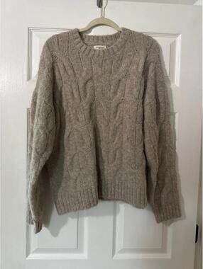 Umgee Stone Cable knit Sweater Medium Boutique New with Tags